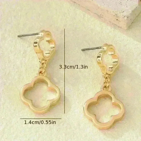 Geometric 4-leaf Dangle Petal Earrings - Picture 3 of 3